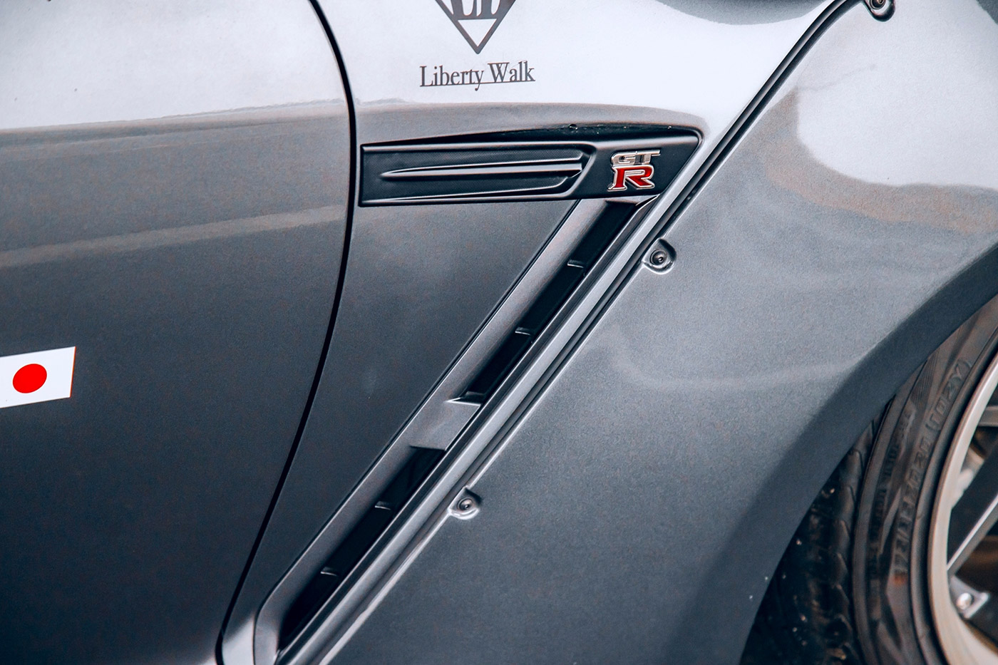 LB-WORKS GT-R NISSAN R35 TYPE 1.5 BY LIBERTY WALK FENDERS