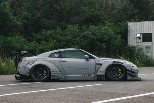 Liberty Walk, Type 2 LB-WORKS Nissan GT-R R35 Full Body Kit