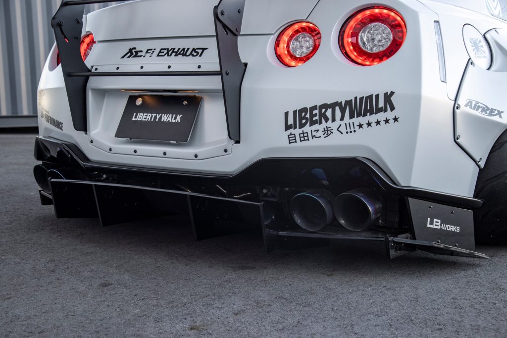 Liberty Walk WORKS Nissan GT-R R35 Type 2 Widebody Full Kit