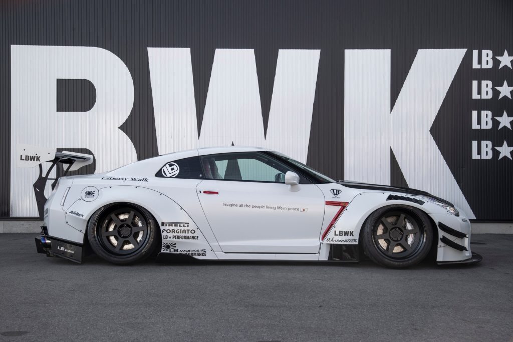 Liberty Walk WORKS Nissan GT-R R35 Type 2 Widebody Full Kit