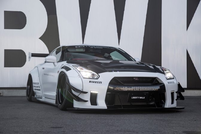 LIBERTY WALK LB★Works Nissan GT-R LB-WORKS NISSAN GT-R R35 type 1 - LIBERTY WALK | リバティーウォーク