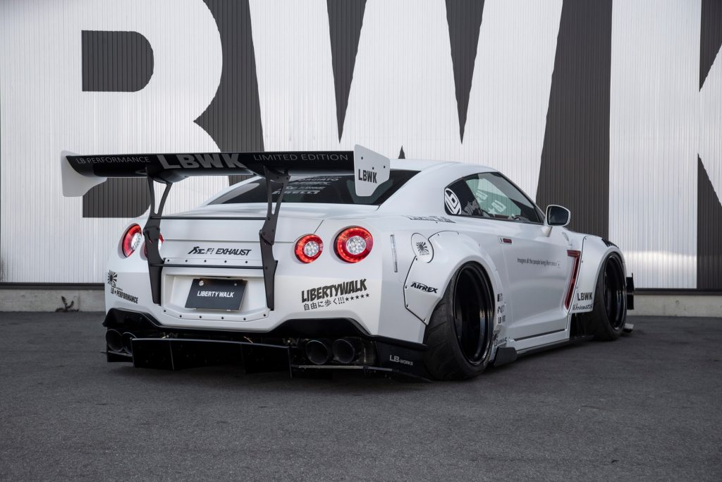 Liberty Walk WORKS Nissan GT-R R35 Type 2 Widebody Full Kit