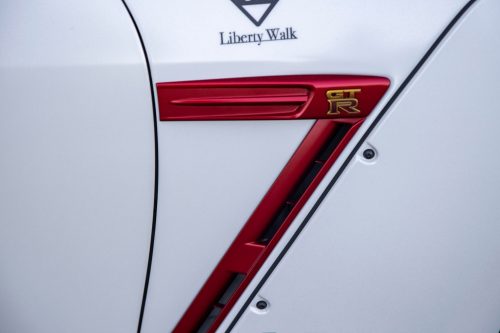Liberty Walk WORKS Nissan GT-R R35 Type 2 Widebody Full Kit
