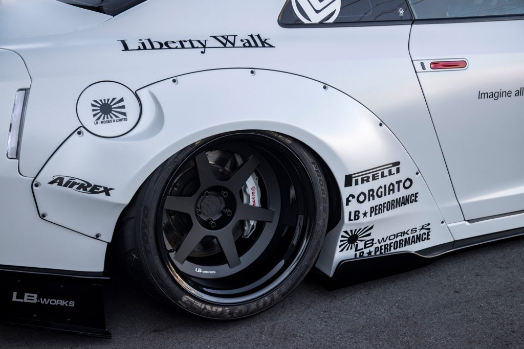 Liberty Walk WORKS Nissan GT-R R35 Type 2 Widebody Full Kit