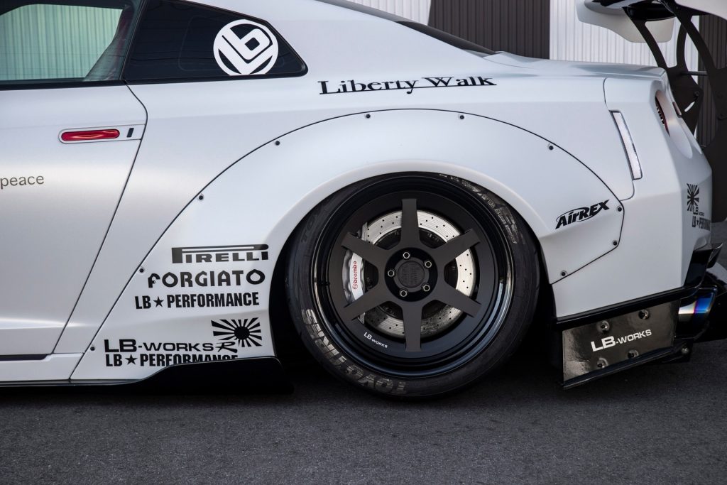 Liberty Walk WORKS Nissan GT-R R35 Type 2 Widebody Full Kit