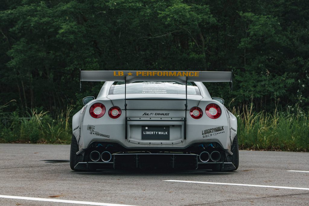 Liberty Walk, Type 2 LB-WORKS Nissan GT-R R35 Full Body Kit
