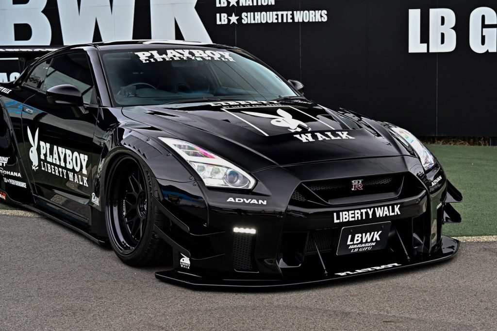Liberty Walk, Type 2 LB-WORKS Nissan GT-R R35 Full Body Kit - PlayBoy