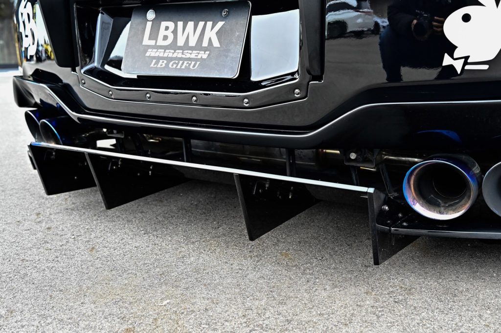 Liberty Walk, Type 2 LB-WORKS Nissan GT-R R35 Full Body Kit - PlayBoy