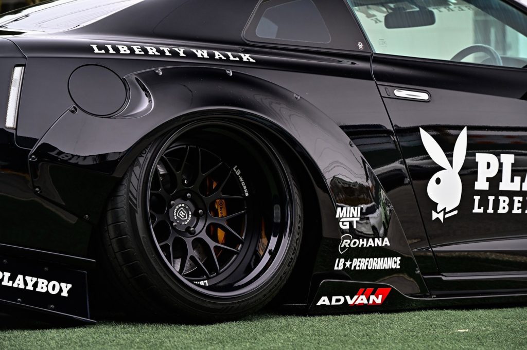 Liberty Walk, Type 2 LB-WORKS Nissan GT-R R35 Full Body Kit - PlayBoy