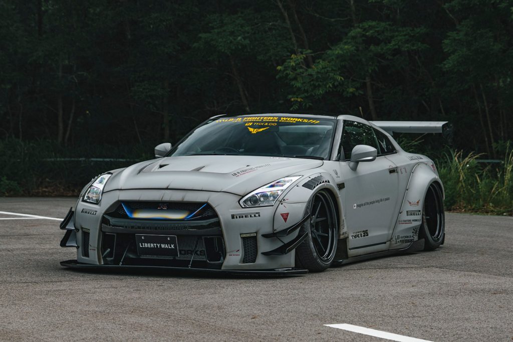 Liberty Walk, Type 2 LB-WORKS Nissan GT-R R35 Full Body Kit