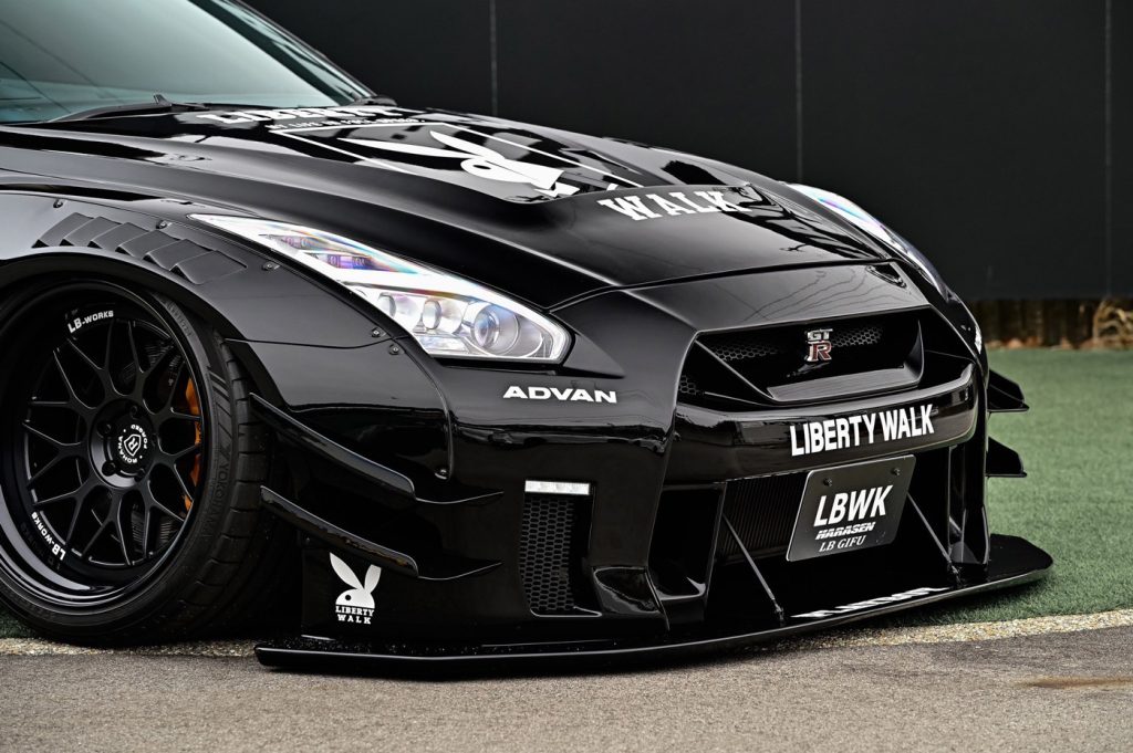 Liberty Walk, Type 2 LB-WORKS Nissan GT-R R35 Full Body Kit - PlayBoy