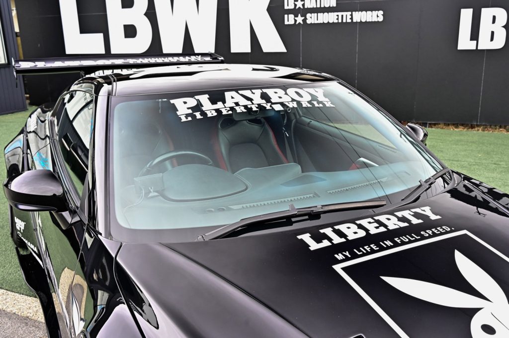 Liberty Walk, Type 2 LB-WORKS Nissan GT-R R35 Full Body Kit - PlayBoy