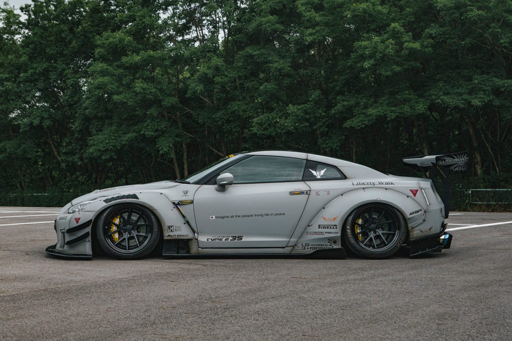 Liberty Walk, Type 2 LB-WORKS Nissan GT-R R35 Full Body Kit