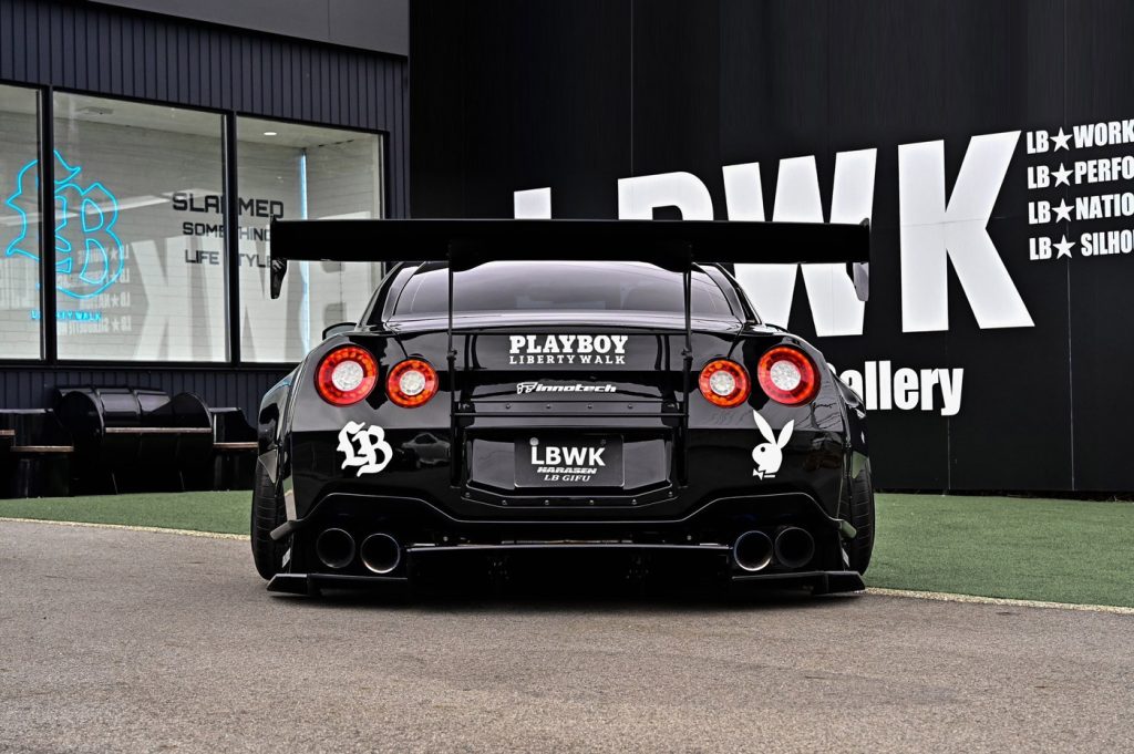 Liberty Walk, Type 2 LB-WORKS Nissan GT-R R35 Full Body Kit - PlayBoy