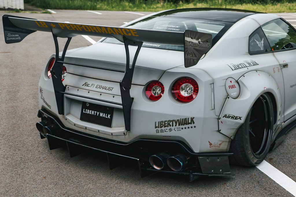 Liberty Walk, Type 2 LB-WORKS Nissan GT-R R35 Full Body Kit
