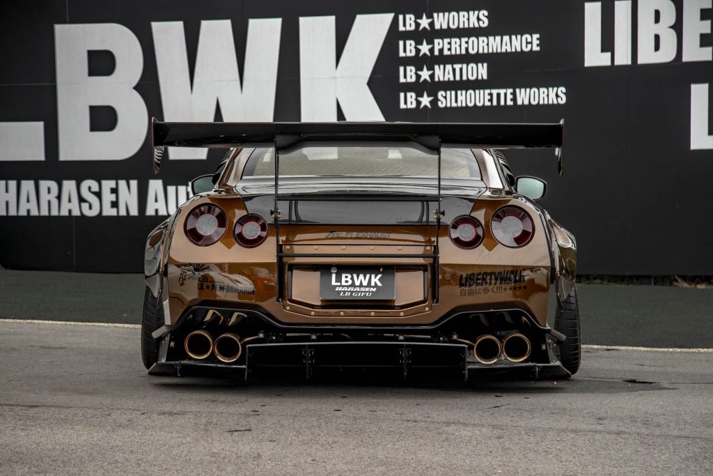 Liberty Walk WORKS Nissan GT-R R35 Type 2 Widebody Full Kit