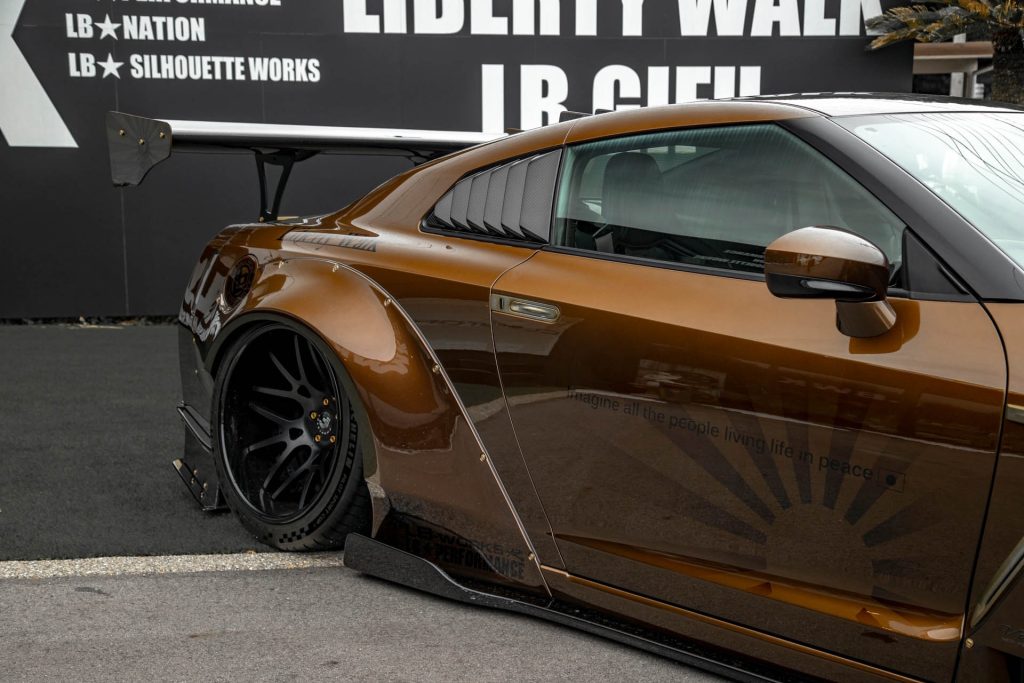 Liberty Walk WORKS Nissan GT-R R35 Type 2 Widebody Full Kit