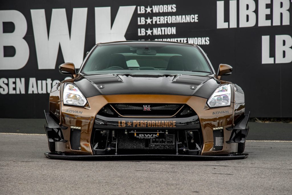 Liberty Walk WORKS Nissan GT-R R35 Type 2 Widebody Full Kit