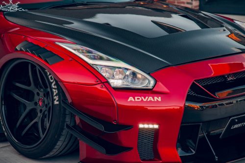 Liberty Walk WORKS Nissan GT-R R35 Type 2 Widebody Full Kit