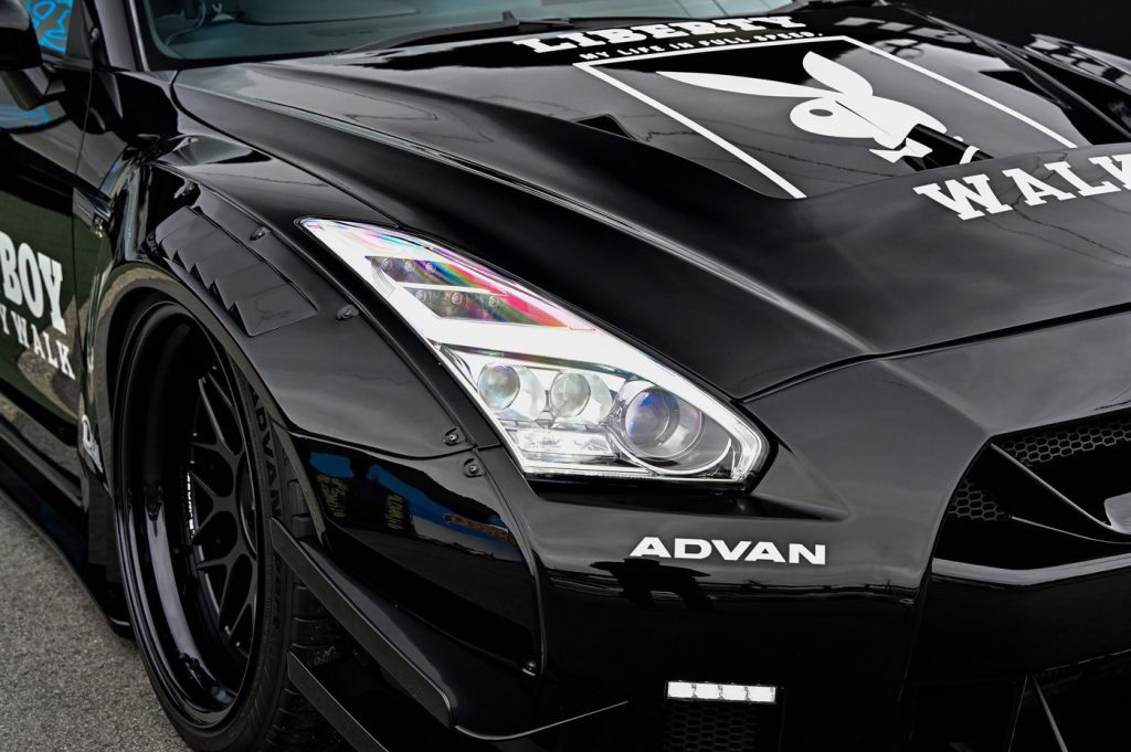 Liberty Walk, Type 2 LB-WORKS Nissan GT-R R35 Full Body Kit - PlayBoy